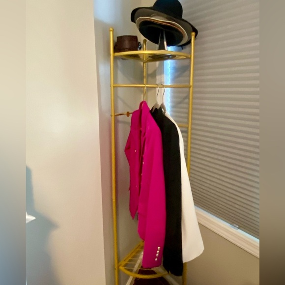 Profile Picture of Lynn Bacci (@tarabacci) on Poshmark