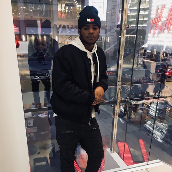 Profile Picture of Charles Reid (@yungchuck3) on Poshmark