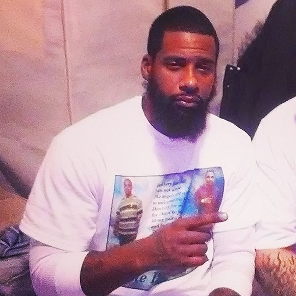 Profile Picture of Carlos Deedon (@carlosdeedon) on Poshmark