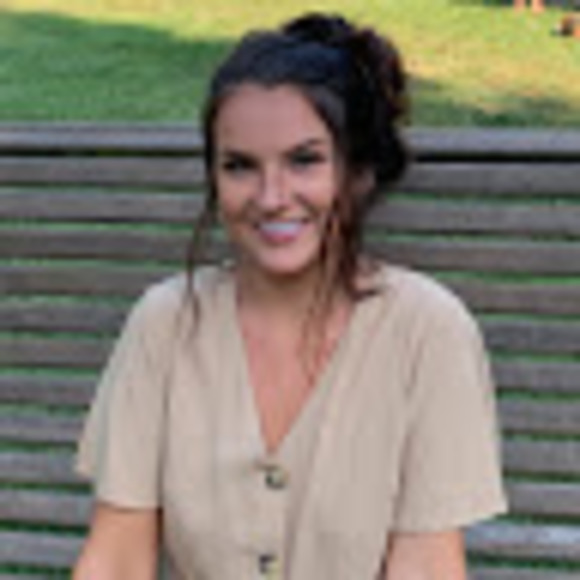 Profile Picture of Shannon Hall (@shannonhall1206) on Poshmark