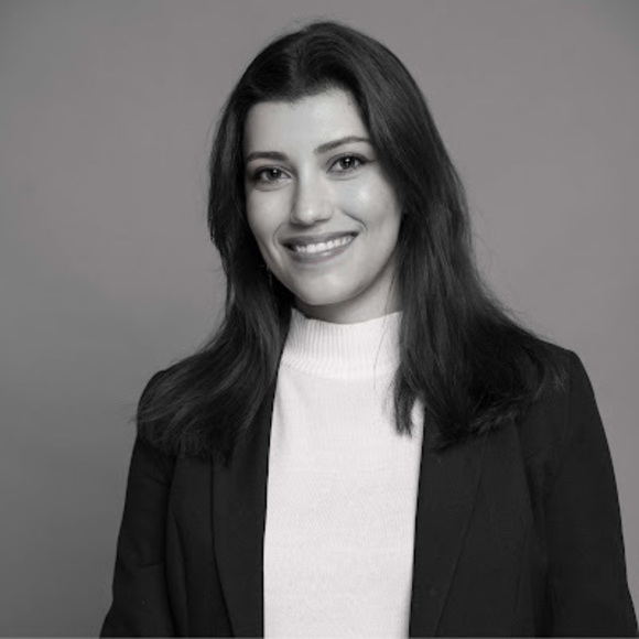 Profile Picture of Hadil Battrawi (@hadilbattrawi) on Poshmark