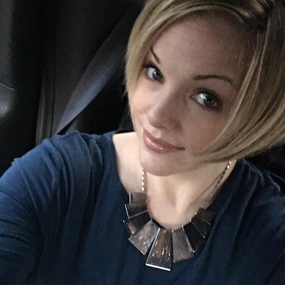 Lara St peter - Poshmark Profile Picture of Lara St peter (@stpeter825) on Poshmark