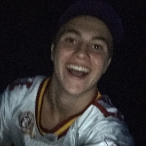 Profile Picture of Max Ebert (@maxebes) on Poshmark