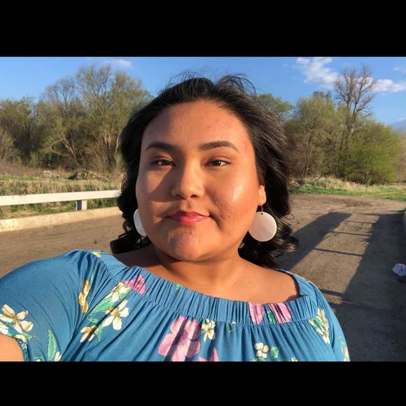 Profile Picture of Kyleigh Merrick (@kyleighmerrick) on Poshmark