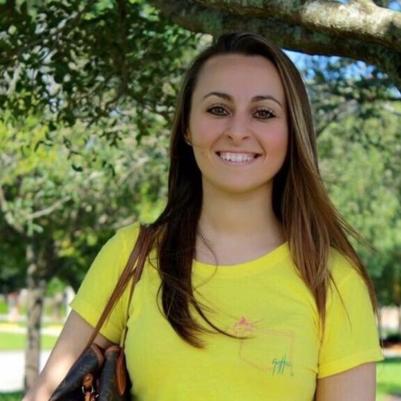 Nicole Fisichella - Poshmark Profile Picture of Nicole Fisichella (@nbmidnight821) on Poshmark