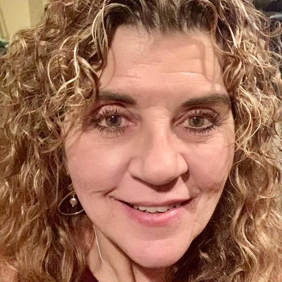 Profile Picture of Phyllis Tomajko (@phyllistomajko) on Poshmark