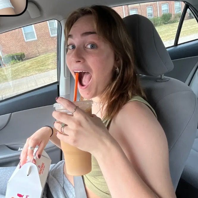 Profile Picture of catherine (@b0wlsofsoup) on Tiktok