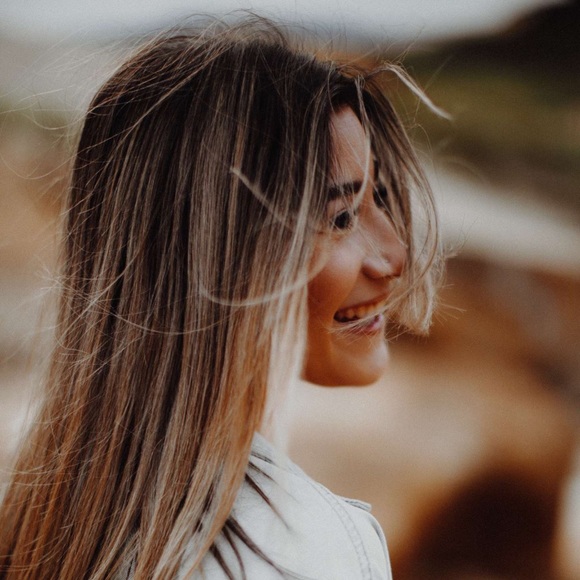 Profile Picture of Ella Allen (@simplyxxella) on Poshmark