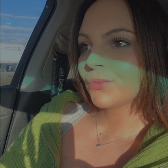 Profile Picture of Maddy Colbey (@mhc00) on Poshmark