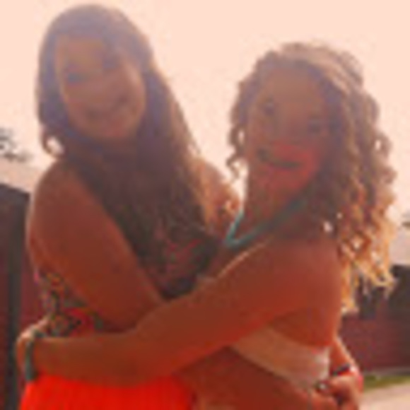 Profile Picture of Catelee Milligan (@cateleemilligan) on Poshmark