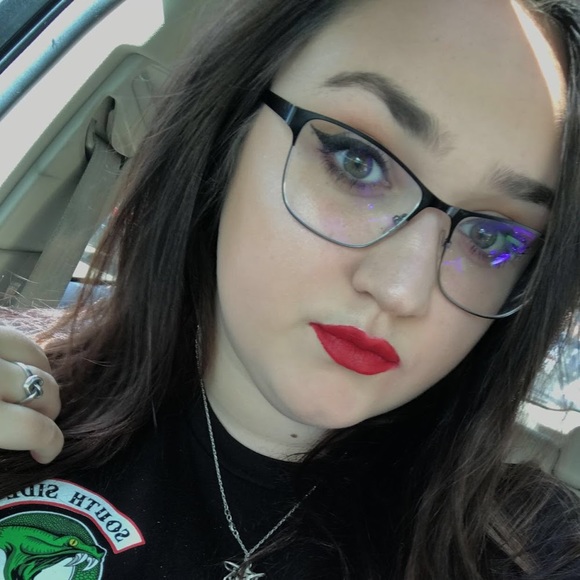 Profile Picture of Raigen Hermanson (@raigenhermanson) on Poshmark