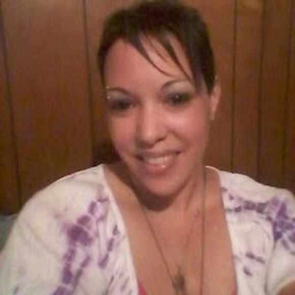 Profile Picture of Jeanette Thombs (@jcthombs) on Poshmark