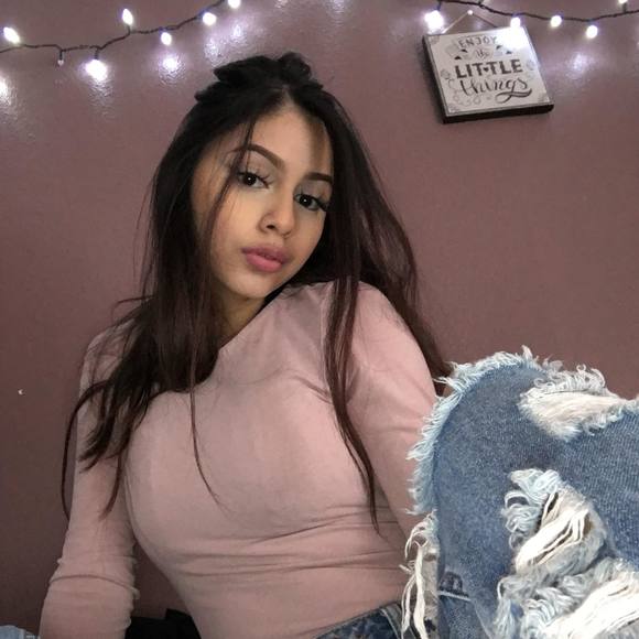 Profile Picture of Daisy Padierna (@padiernadaisy) on Poshmark