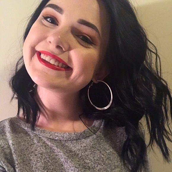 Profile Picture of Bali Dembowski (@balirosee) on Poshmark