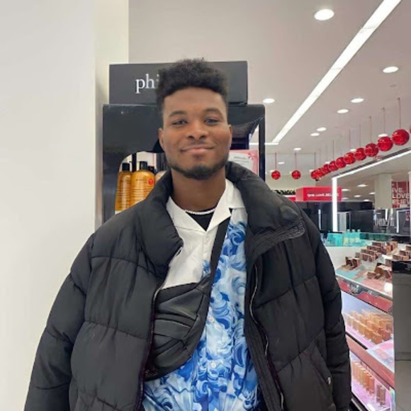 Profile Picture of Sean Robert-samuel (@oluwaguy17) on Poshmark