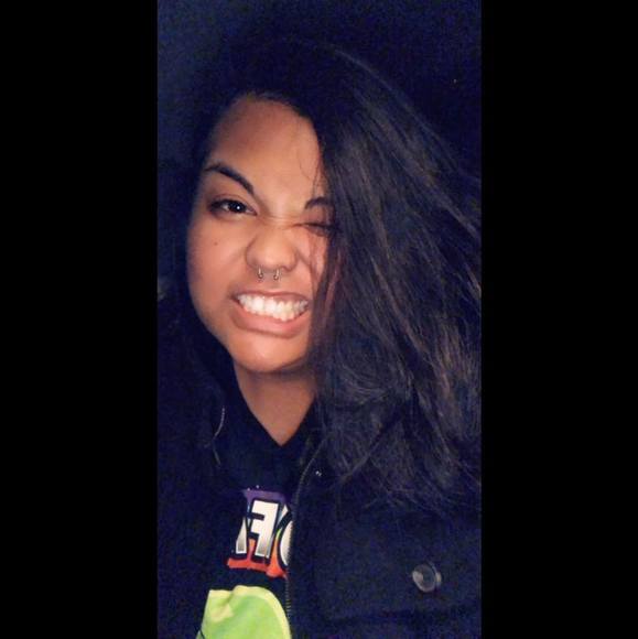 Profile Picture of Stephannie Chourp (@schourp) on Poshmark