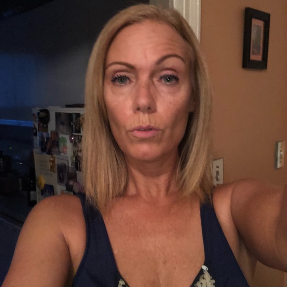 Profile Picture of Maria Calderone (@mariacalderone) on Poshmark
