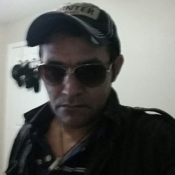 Profile Picture of Alex Nuño (@alexnuno0223) on Poshmark