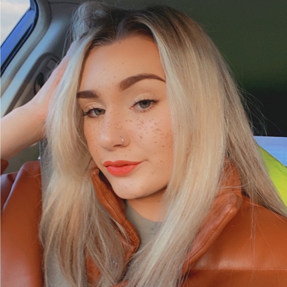 Profile Picture of Hailey Garrison (@haileyg4415) on Poshmark