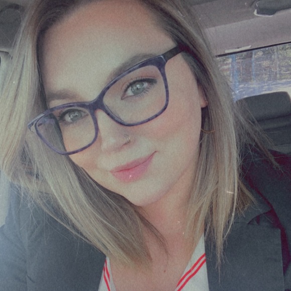 Profile Picture of Meaghan Moore (@meaghanmoore844) on Poshmark