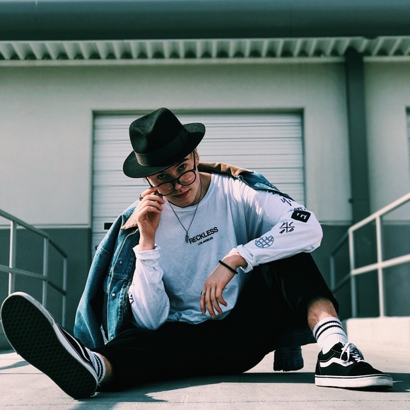 Profile Picture of Dayne Sempert (@daynesempert) on Poshmark