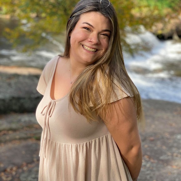 Profile Picture of Abby Minucci (@rockstar_abs) on Poshmark
