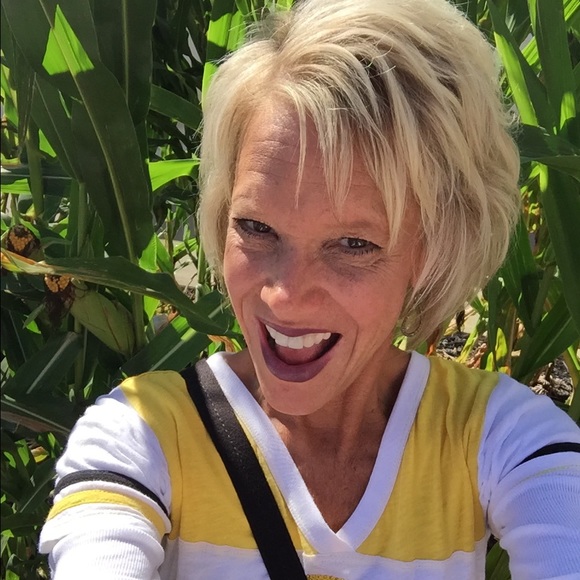 Profile Picture of Lisa Stigge (@lstigge) on Poshmark