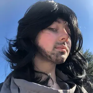 Profile Photo of Val (@itsvalakobel) on Tiktok