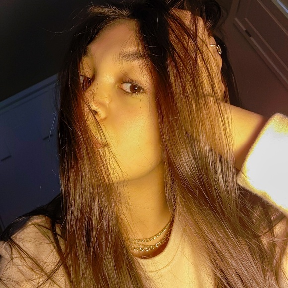 Profile Picture of Ro Daniel (@auroradaniel_15) on Poshmark