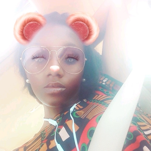 Profile Picture of Caryn Chapman (@caryn_chapman) on Poshmark