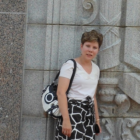 Profile Picture of Noelle Kubinec (@noellekubinec) on Poshmark