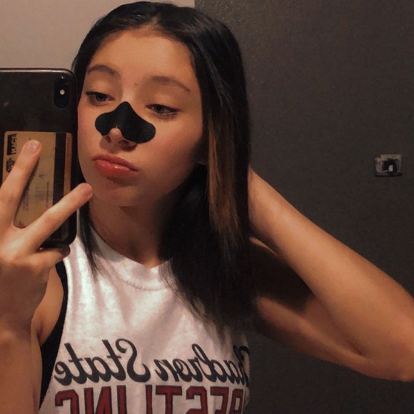 Profile Picture of Maggie Marjerrison (@maggie_200516) on Poshmark