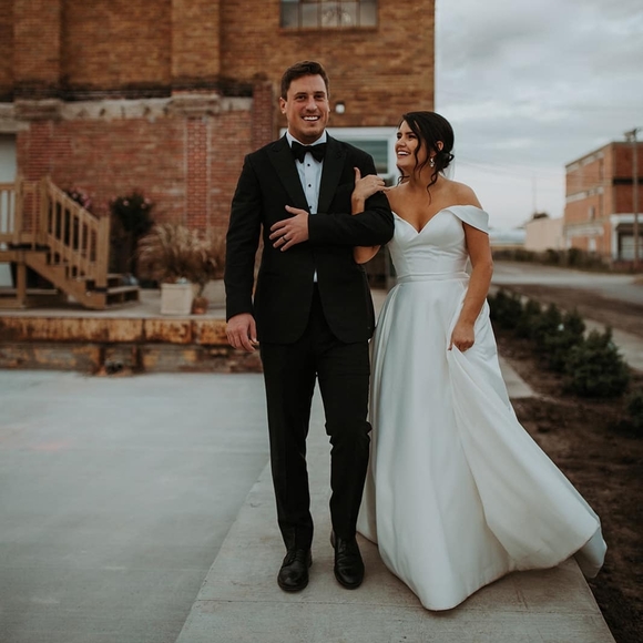 Profile Picture of Ali Schultz (@schulaas) on Poshmark