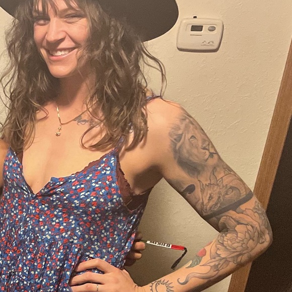 Profile Picture of Catherine Laboe (@rowergurl06) on Poshmark
