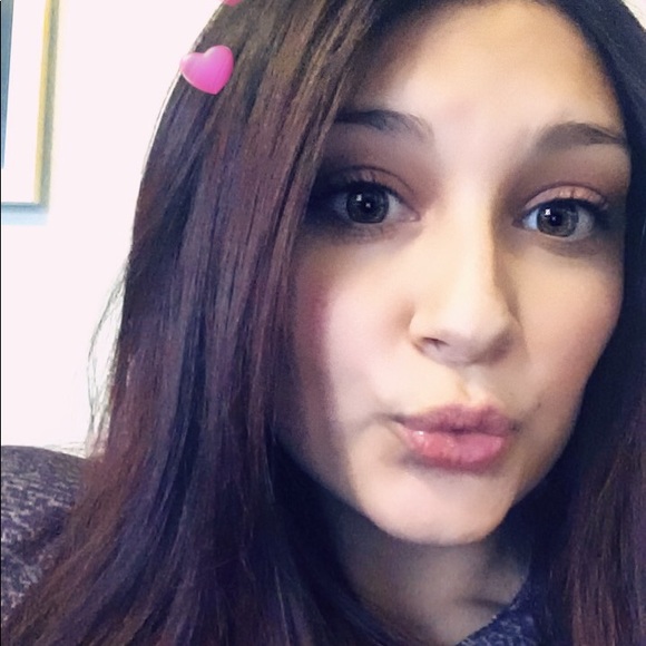 Profile Picture of Alexis Bladecki (@abladecki) on Poshmark