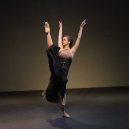 Profile Picture of Amy Hull (@achris_h) on Twitter