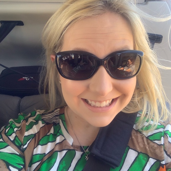 Profile Picture of Kelli Usé-hull (@kellilynnhull) on Poshmark