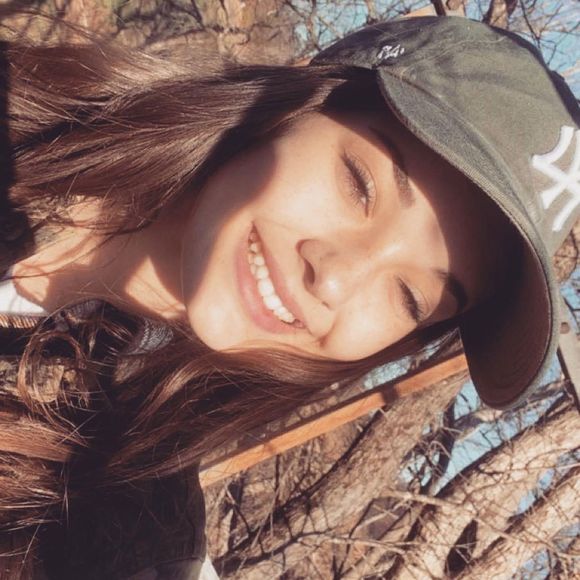 Profile Picture of Amelia Eastep (@mimieastep) on Poshmark