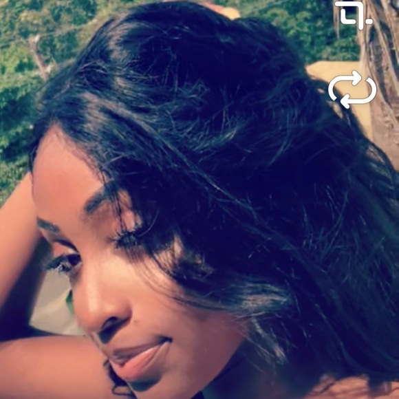 Candace Berkeley - Poshmark Profile Picture of Candace Berkeley (@candie_cbb) on Poshmark