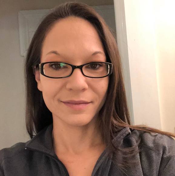 Profile Picture of Nichole Callahan (@ncc80) on Poshmark