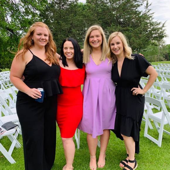 Profile Picture of Teal Johnson (@teal14johnson) on Poshmark