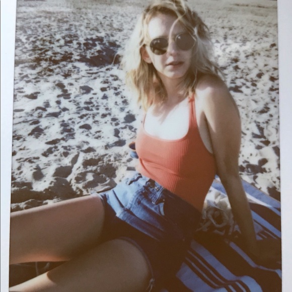Profile Picture of Annelise Nolting (@annelisejo) on Poshmark