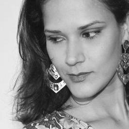 Profile Picture of Amanda Albuquerque (@amandamcz) on Twitter