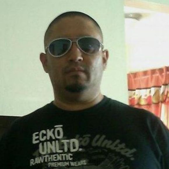 Profile Picture of Hugo Escobedo (@hugoescobedo) on Poshmark