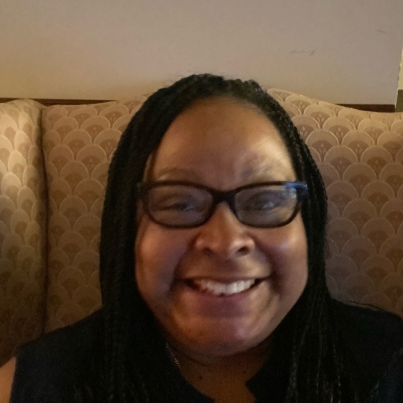 Profile Picture of Clementine Williams (@clementinewilli) on Poshmark