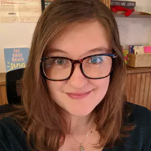Profile Picture of Jen H. (@jhazensings) on Tiktok