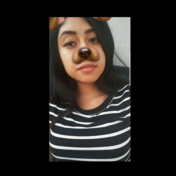 Profile Picture of Cristal Sanchez (@cristal_0128) on Poshmark