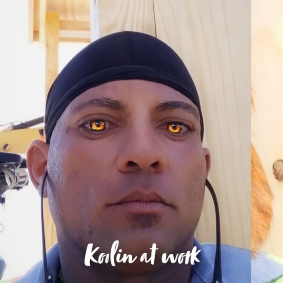 Profile Picture of Robert Llompart (@runna1582) on Poshmark