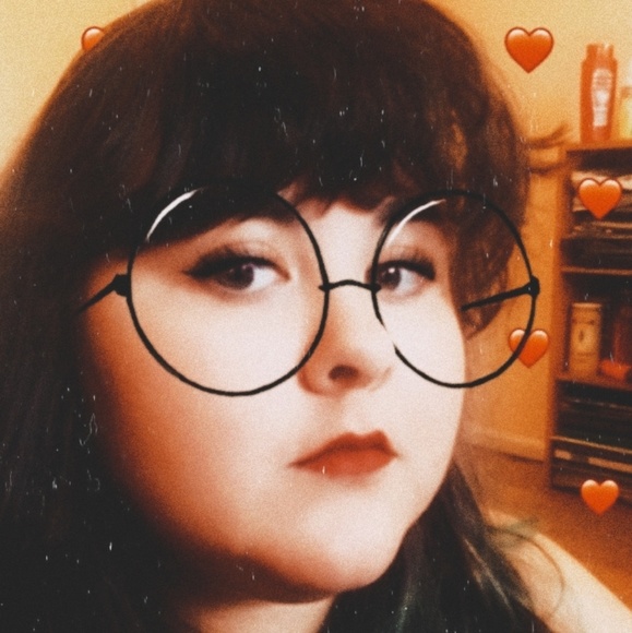 Profile Picture of Brianna Currington (@bdc51800) on Poshmark