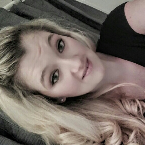 Profile Picture of Alisha Ayers (@aayers4697) on Poshmark